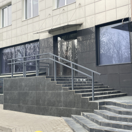 Фотография Аренда помещения 288 кв.м под магазин, офис продаж, шоурум - фото 1