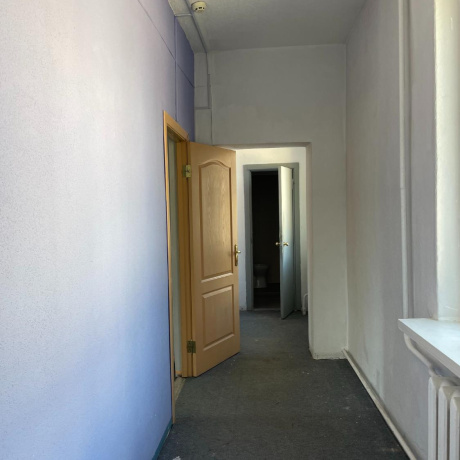 Фотография Аренда офисов 122 кв.м в центре, дешево, метро в шаговой доступности - фото 3