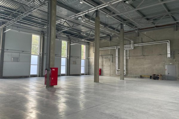 Сдаётся в аренду современный склад площадью 640 кв.м и АБК 200 кв.м - фото 1