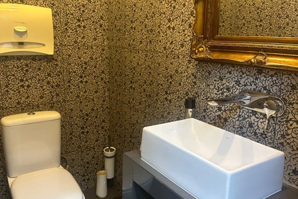 УНИКАЛЬНОЕ ПРЕДЛОЖЕНИЕ! Продажа помещения 200,7 кв.м в центре по сниженной цене! - фото 6