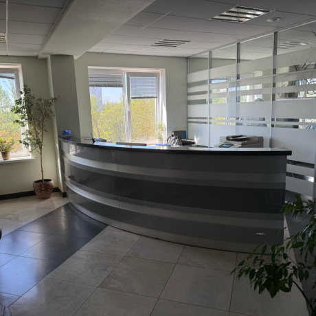 Фотография Сдается современный офис 150 кв.м в БЦ &ldquo;Грин Плаза&rdquo; с мебелью - фото 1