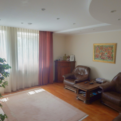 Фотография 4-комнатная квартира по адресу пер.Полигафический 1-й, 4 - фото 1