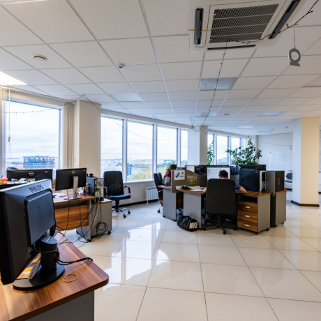 Фотография Светлые офисы (от 33 м2 до 85 м2) с панорамным видом на лес в БЦ &laquo;Империал&raquo; - фото 6