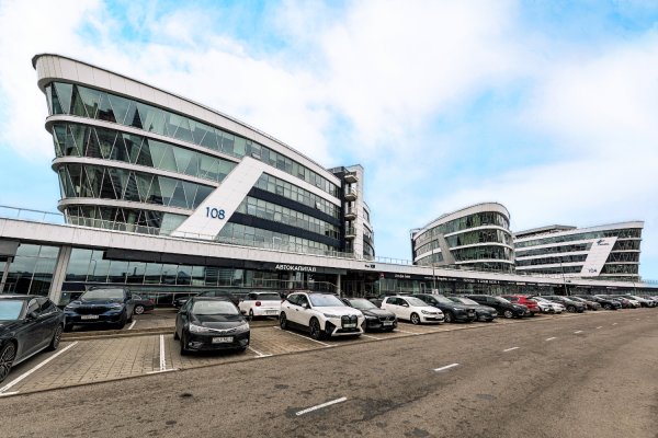 Торговое помещение / премиум-шоурум (174,5 м&sup2;) с отдельными входами в БЦ &laquo;Ривьера Плаза&raquo; - фото 1