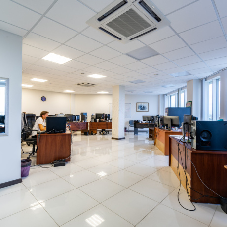 Фотография Светлые офисы (от 33 м2 до 85 м2) с панорамным видом на лес в БЦ &laquo;Империал&raquo; - фото 5