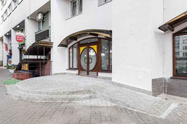 Торговое помещение 320 м2 Open-space с двумя отдельными входами - фото 1