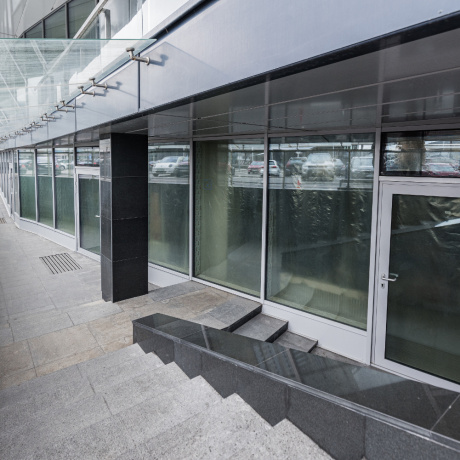 Фотография Торговое помещение / премиум-шоурум (174,5 м&sup2;) с отдельными входами в БЦ &laquo;Ривьера Плаза&raquo; - фото 17