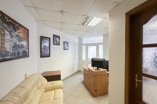 Офис 30,7 м2 в аренду недалеко от центра в Советском районе - фото 2