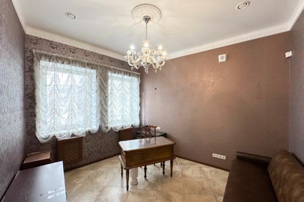 Сдается офис на первом этаже с отдельным входом в Б/Ц - фото 13