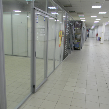 Фотография Сдам в аренду торговую площадь в ТЦ  от 400 руб. за  21 м - фото 1